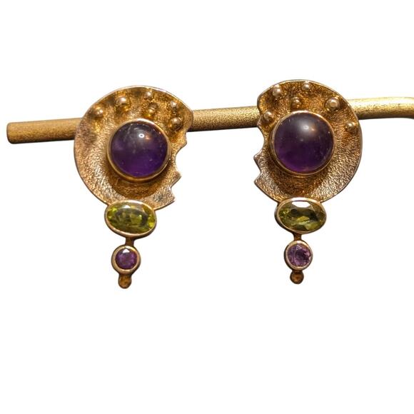925 Sterling Silver Two Tone Amethyst & Peridot Pierced Post Earrings - Picture 1 of 4